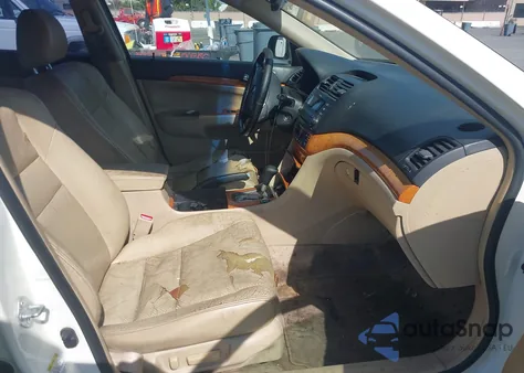 2005 Acura Tsx from USA, damaged, VIN JH4CL96845C002604